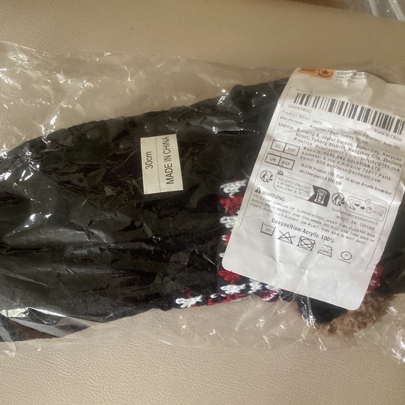 NWT Plush Sherpa-lined Cozy Socks non slip - Picture 2 of 5